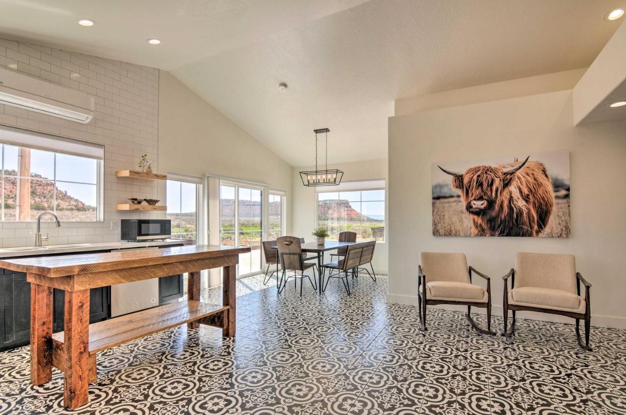 Modern Ranch House With Fire Pit And Valley Views 卡纳布 外观 照片