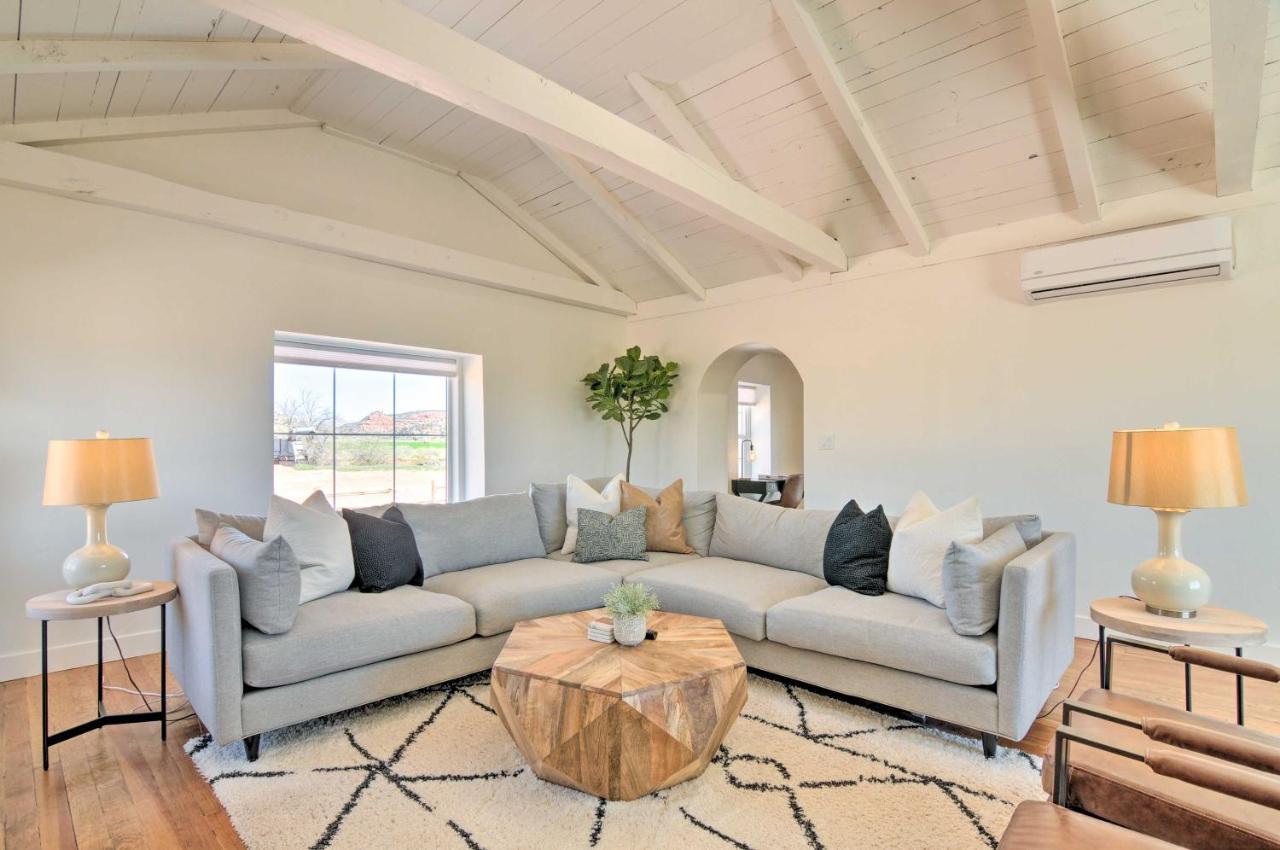 Modern Ranch House With Fire Pit And Valley Views 卡纳布 外观 照片