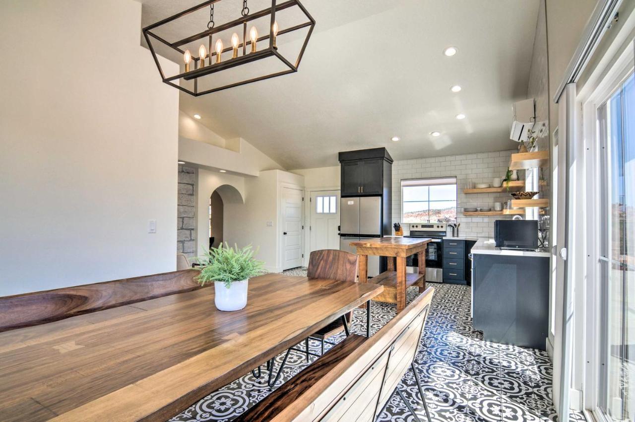 Modern Ranch House With Fire Pit And Valley Views 卡纳布 外观 照片
