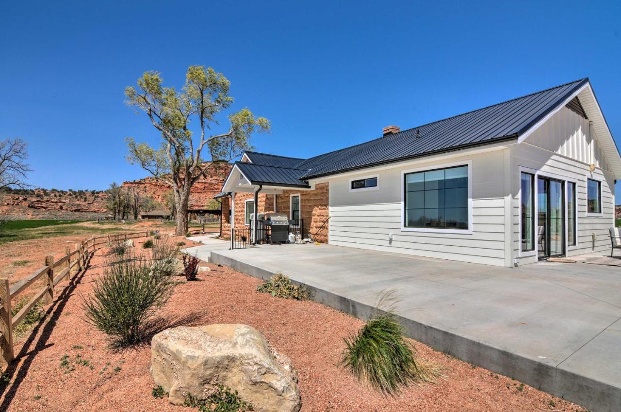 Modern Ranch House With Fire Pit And Valley Views 卡纳布 外观 照片